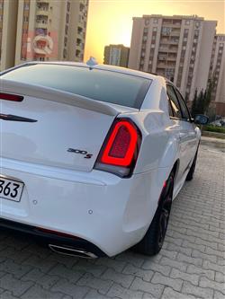 کرایسلەر 300
